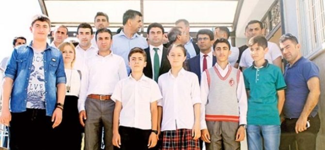 Yakılan okullarda şampiyonlar çıktı