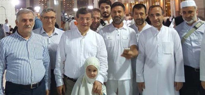 Eski Başbakan Davutoğlu, Medine'de