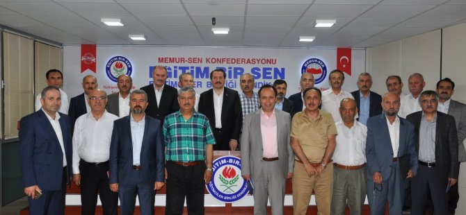 Eğitim-Bir-Sen Eski Yöneticileri İftarda Buluştu