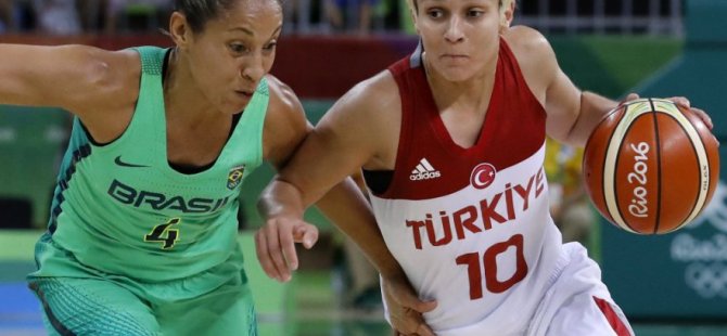 Milliler çeyrek finalde