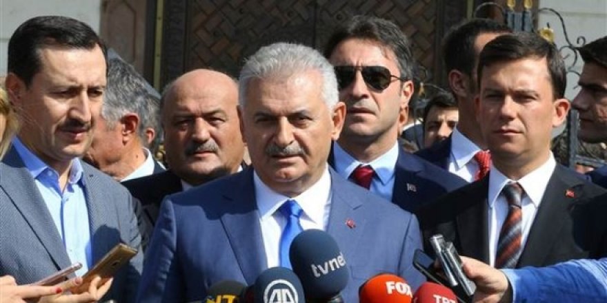 Başbakan'dan 'öğretmene mülakat' açıklaması