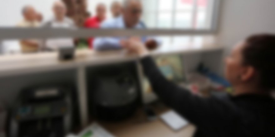 55 memur görevine iade edildi