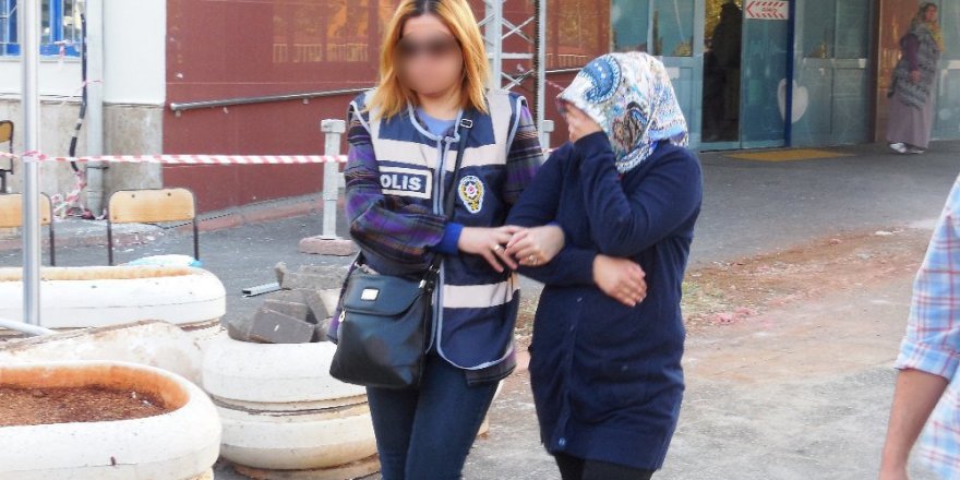 43 öğretmen gözaltına alındı