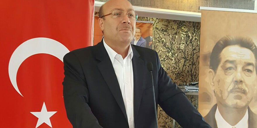 Siz Şapka Takın Biz Kravat(a) Takmayız