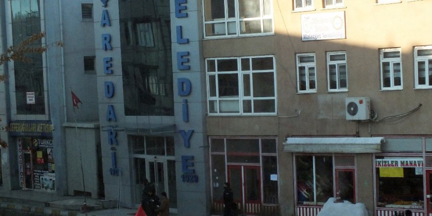 Malazgirt Belediye Eş Başkanları gözaltına alındı