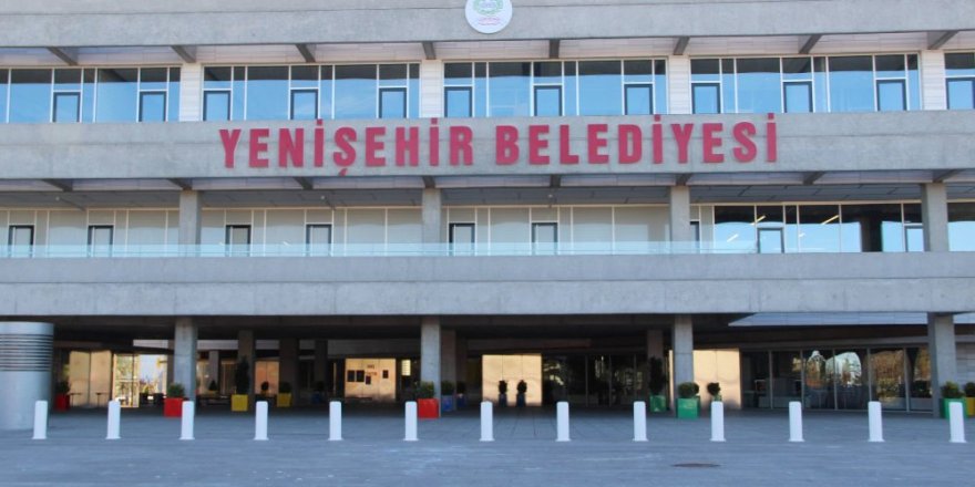 Diyarbakır’da iki belediyeye terör operasyonu
