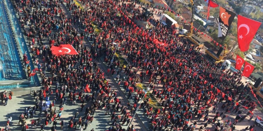 Yurdun dört bir yanında ’teröre lanet’ yürüyüşleri