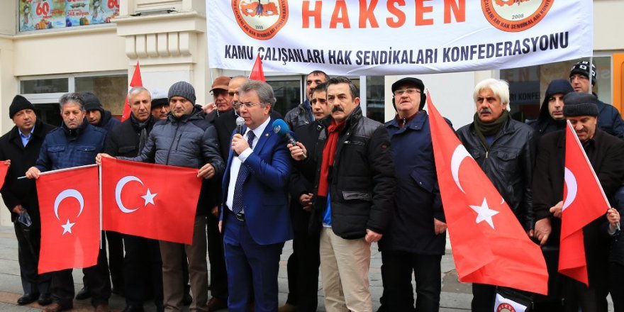 2017’nin ilk eylemi: Çıplak ayaklı protesto