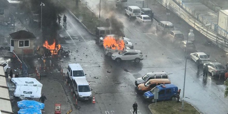 İzmir Valisi: 1 polis ve 1 adliye memuru şehit, 6-7 yaralı var