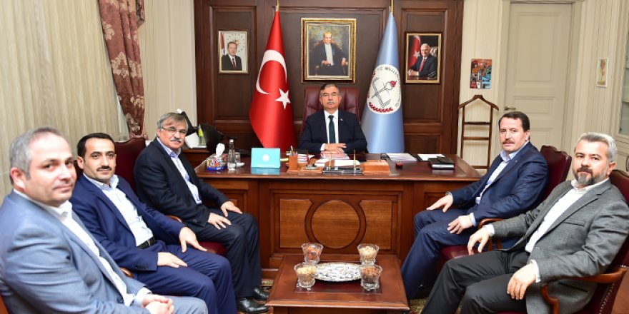 Eğitim-Bir-Sen'in Müfredat Raporu MEB Yetkililerine Sunuldu