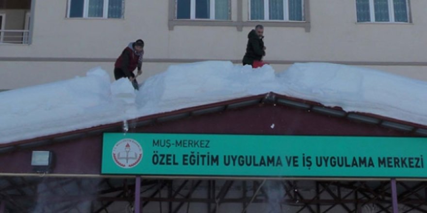 İdareci, öğretmen, hizmetli 'el ele' verdi...