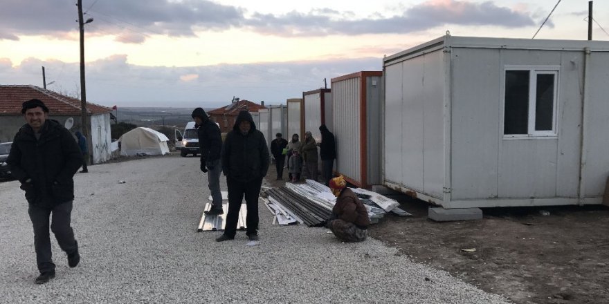 Deprem bölgesinde okullar bir gün daha tatil
