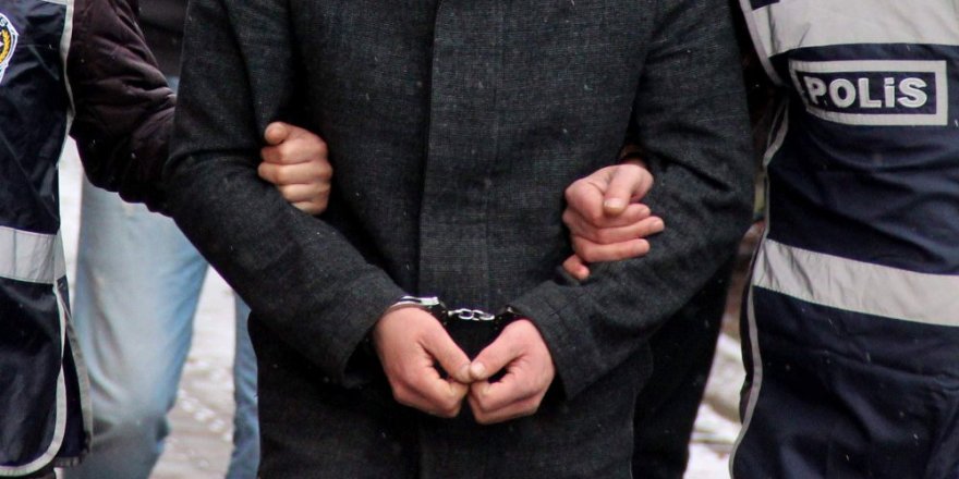13 akademisyen FETÖ’den tutuklandı
