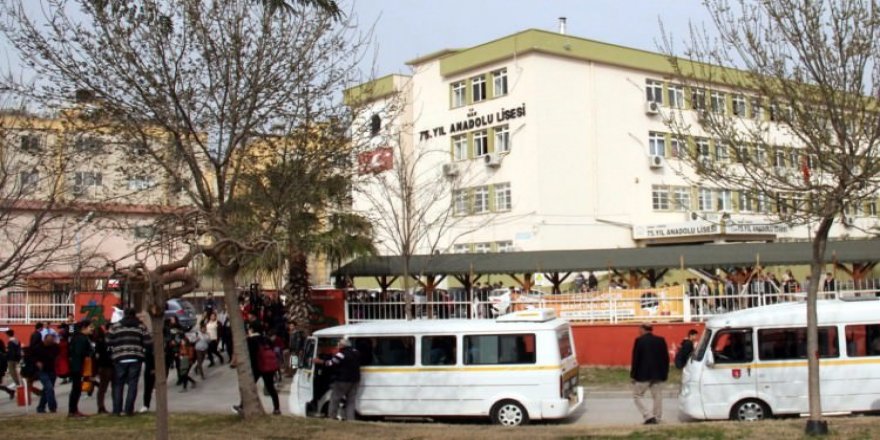 Adana'da okulda dehşet! Yaralılar var