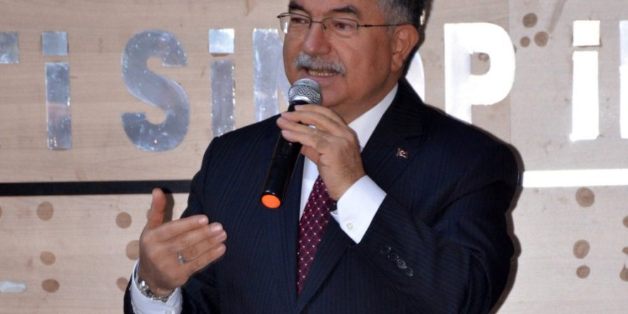 “İki yılda 80 bin öğretmeni eğitim camiamıza katacağız"