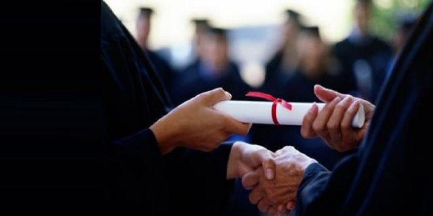 'Yılın Öğretmeni'nin diploması sahte çıktı