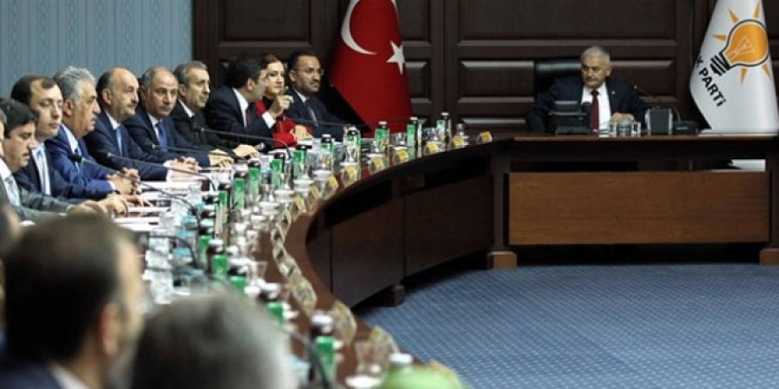 Kabinede 8 bakan değişecek