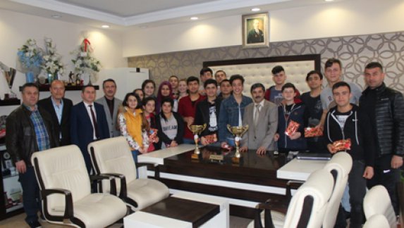 İşitme Engelli Gençlerin Büyük Başarısı