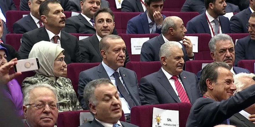 Cumhurbaşkanı Erdoğan AK Parti’ye resmen üye oldu