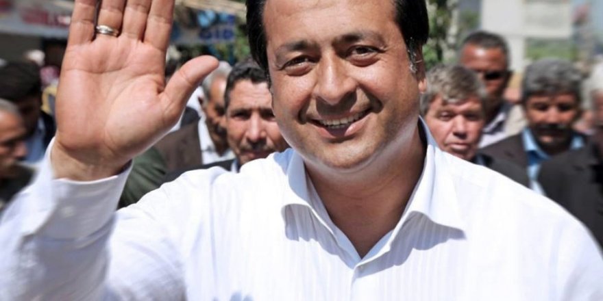 Eski AK Parti’li vekile FETÖ’den gözaltı