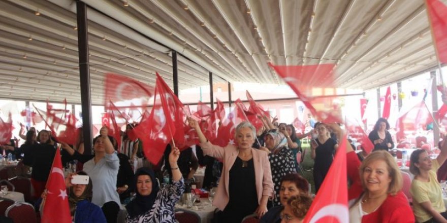 Fatih, Atatürk doğururuz... İt Balası Doğurmayız...