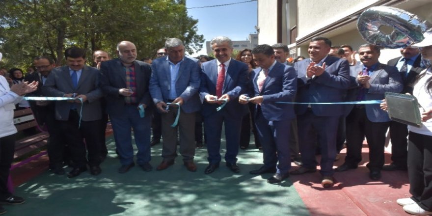 Gülveren Anadolu Lisesine "Golf Sahası"