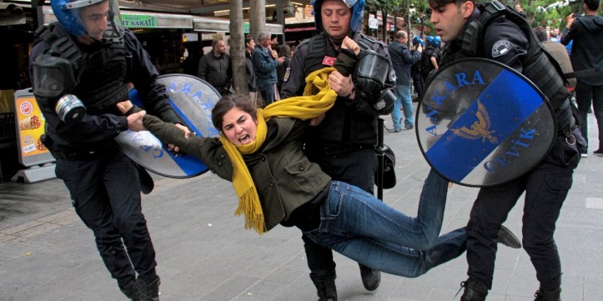 Ankara’da ’KHK’ arbedesi: 10 gözaltı