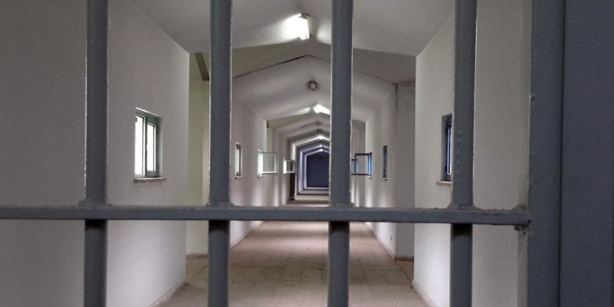 FETÖ sanığına iletilmek üzere yazılan not ele geçirildi