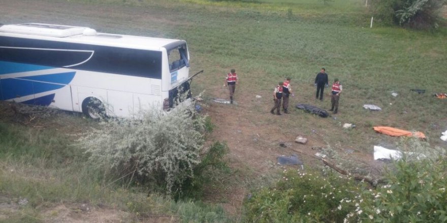 Korkunç kazada hayatını kaybedenlerden 4 kişinin ismi belli oldu.