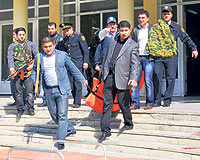 Saldırgan, okulun her katında önüne çıkana kurşun yağdırdı