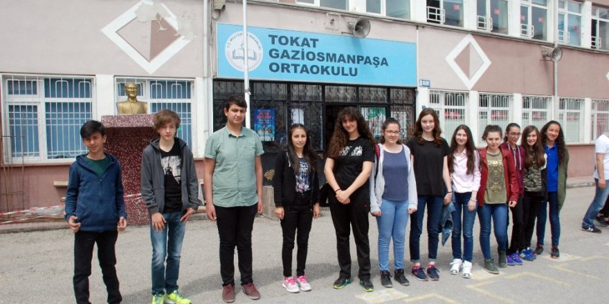 Aynı okuldan 12 TEOG birincisi çıktı