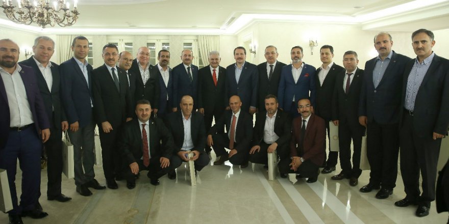 Memur-Sen Yönetimi Başbakan Yıldırım'ın İftar Davetine Katıldı