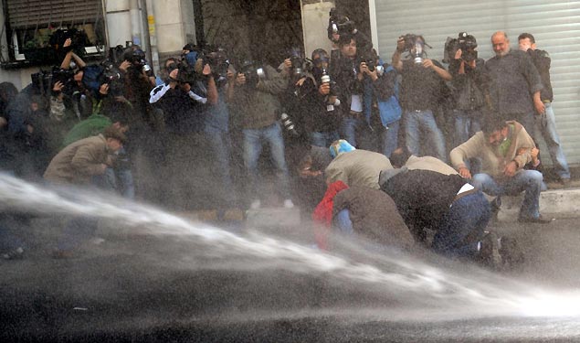 Türkiye basını 'kısmen özgür'