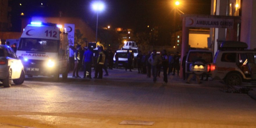 Hakkari'de Askeri Konvoya Saldırı: 1 Şehit, 5 Yaralı