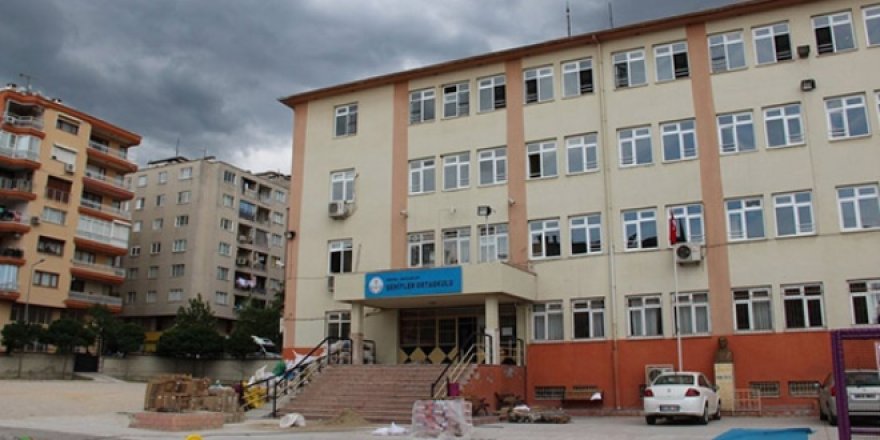 Dayakçı müdür ile mağdur öğretmen açığa alındı