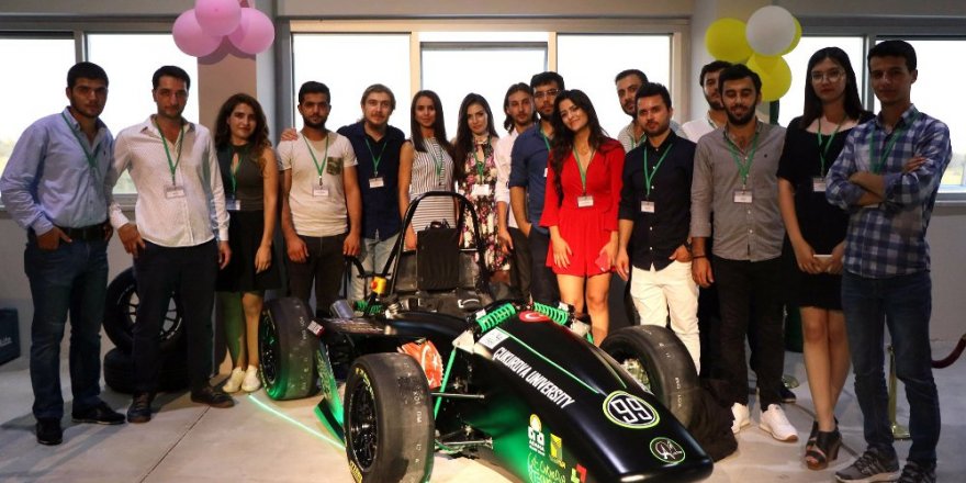 Adana’da mühendislik öğrencileri elektrikli araba üretti