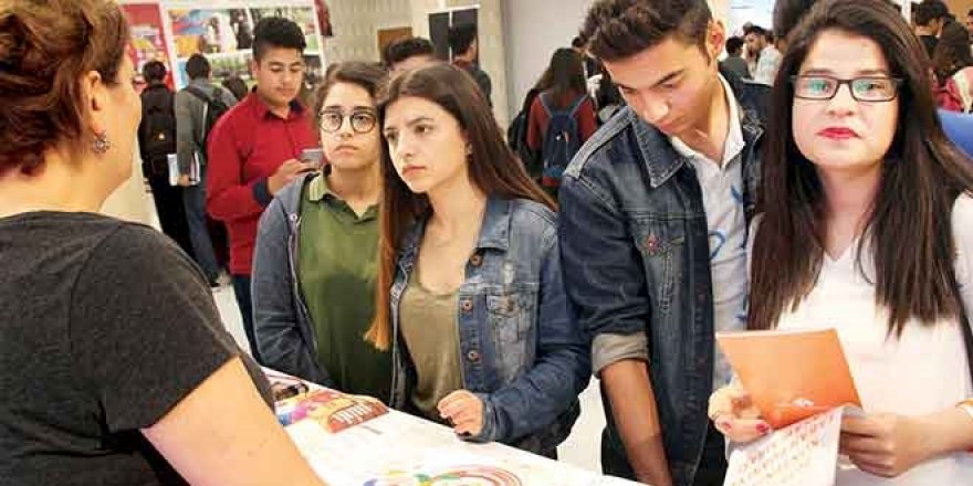 MEB'den AVM'lerde tercih hizmeti