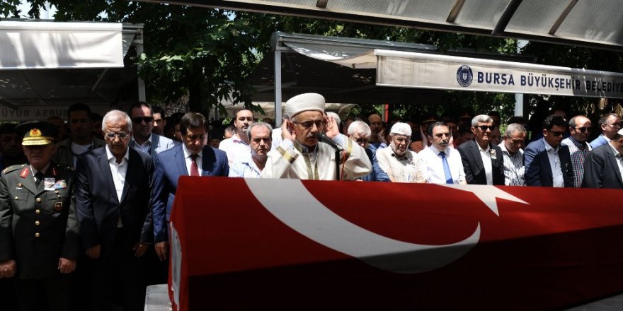 Cinnet geçiren bir erin uyurken şehit ettiği asker ,son yolcuğuna uğurlandı