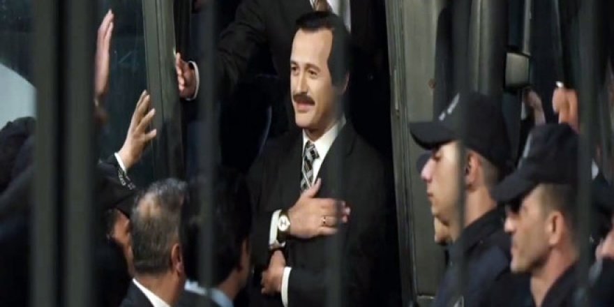 Reis ve Uyanış filmlerinin yönetmenine FETÖ'den gözaltı