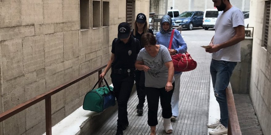 Kadın öğretmen, polisten kaçmak için ikinci kattan atladı