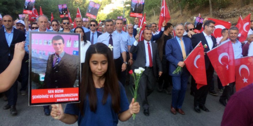 Tunceli’de "Teröre Lanet Yürüyüşü"
