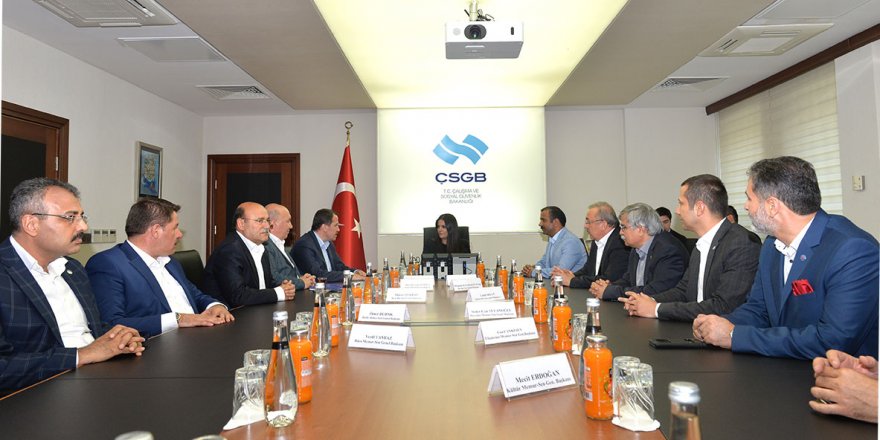 Memur-Sen'den Çalışma Bakanına Hayırlı Olsun Ziyareti