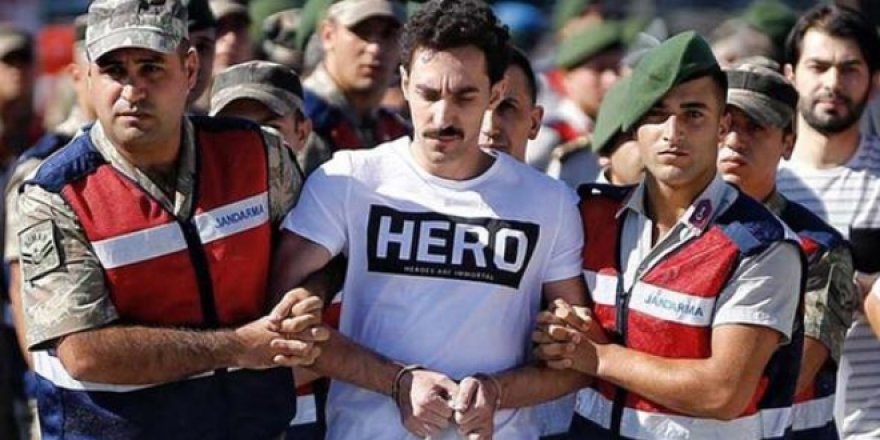Hero tişörtü vakası nedeniyle 4 memur açığa alındı