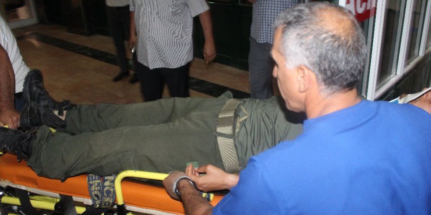 Üzerine yıldırım düşen asker yaralandı