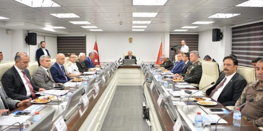 81 ilde 63 bin 990 Personelle Dev Operasyon!