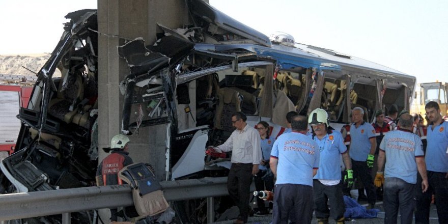 Ankara’da feci kaza: 5 ölü !