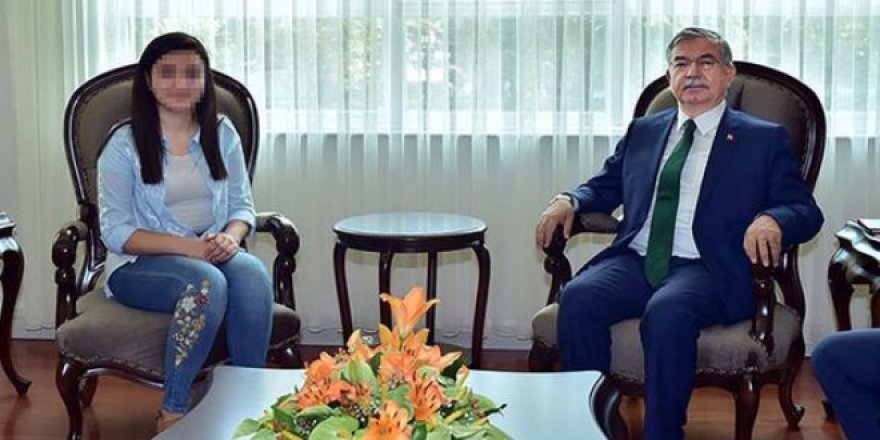 Bakan makamında ağırlamıştı ama sahteci çıktı