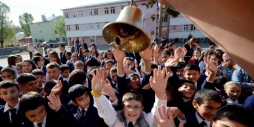 Okul saatleriyle ilgili flaş açıklama!