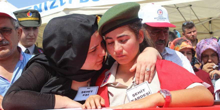Denizli şehidine veda etti