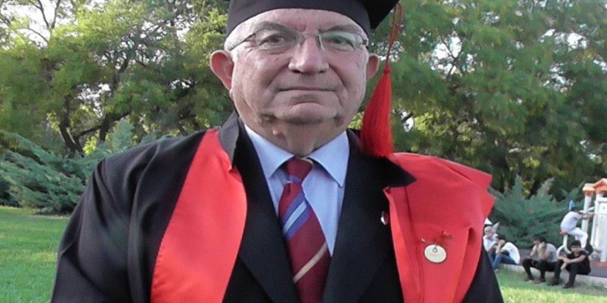77 yaşında hukuk fakültesini bitirdi